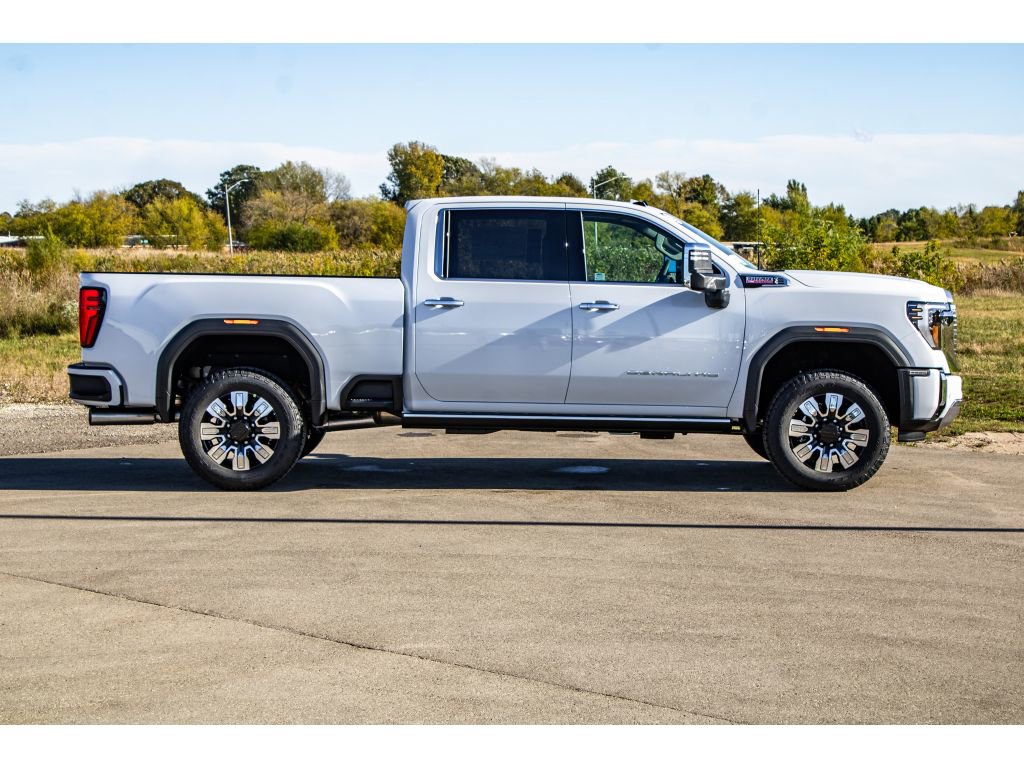 New 2026 GMC Sierra 3500 Denali w/ Denali Reserve Package image 2