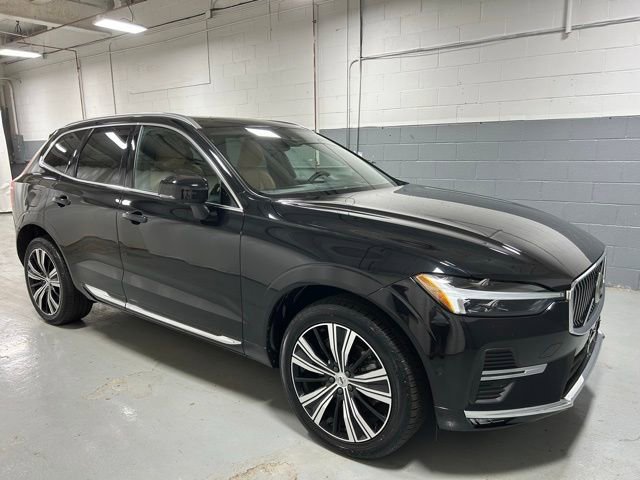 Used 2023 Volvo XC60 B6 Ultimate w/ Climate Package image 3