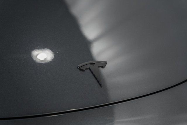Used 2023 Tesla Model 3 Standard Range image 8