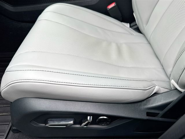 Used 2025 Acura MDX w/ Technology Package image 19