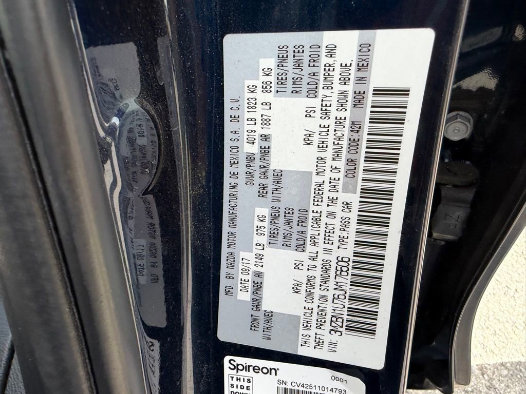 Used 2018 MAZDA MAZDA3 Sport FWD image 31