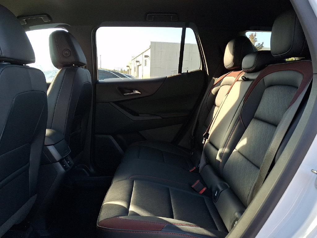 Used 2025 Chevrolet Equinox RS AWD/4WD image 13
