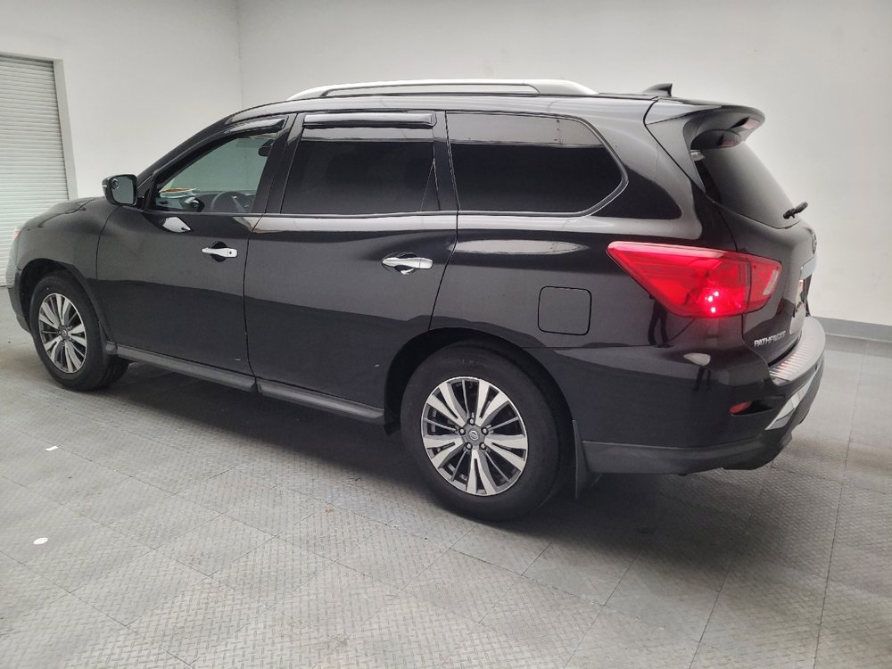 Used 2020 Nissan Pathfinder S FWD image 3