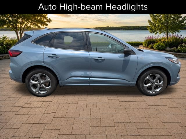 Used 2023 Ford Escape ST-Line w/ Tech Pack #1 AWD/4WD image 8