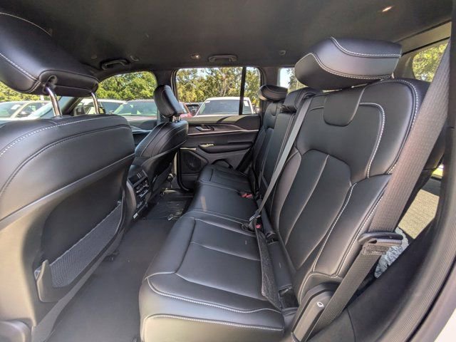 New 2025 Jeep Grand Cherokee Limited w/ Black Appearance Package image 12