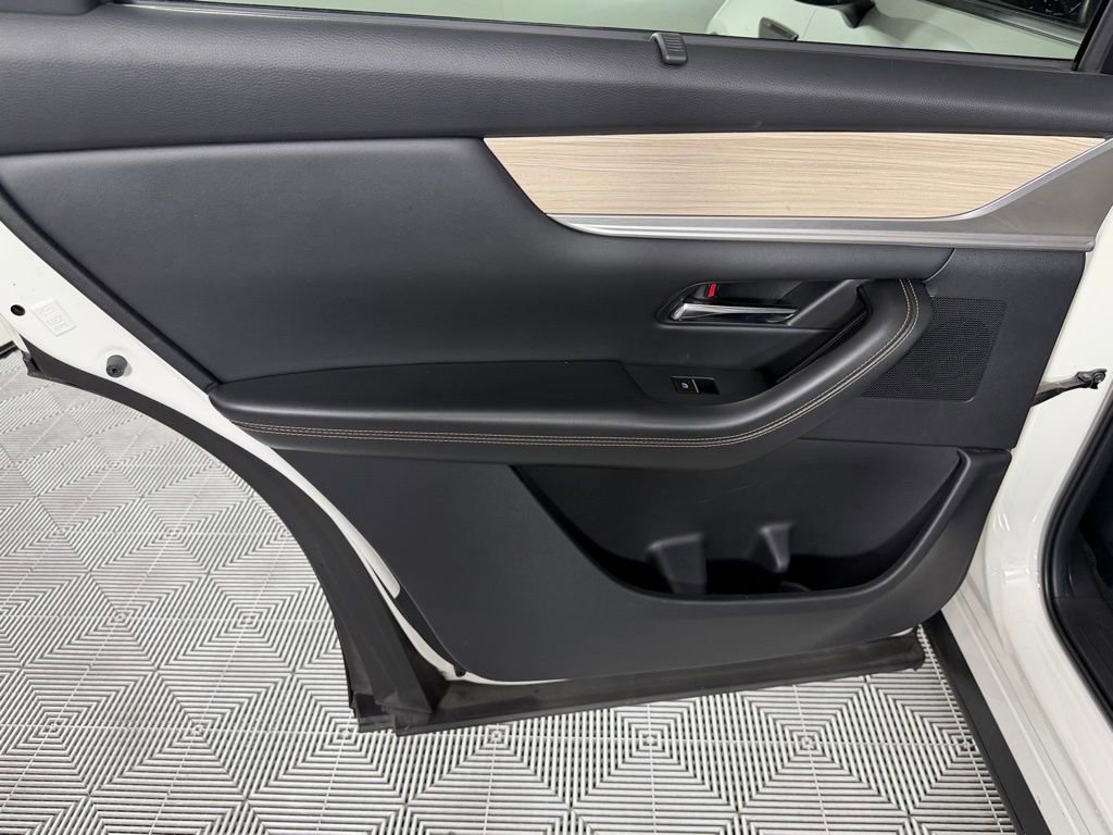 Used 2024 MAZDA CX-90 3.3 Turbo w/ Preferred Package image 28