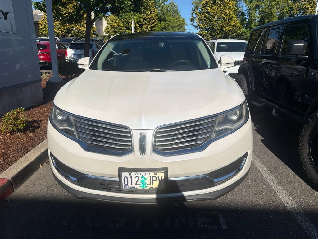 Used 2016 Lincoln MKX Select w/ Select Plus Package AWD/4WD image 2