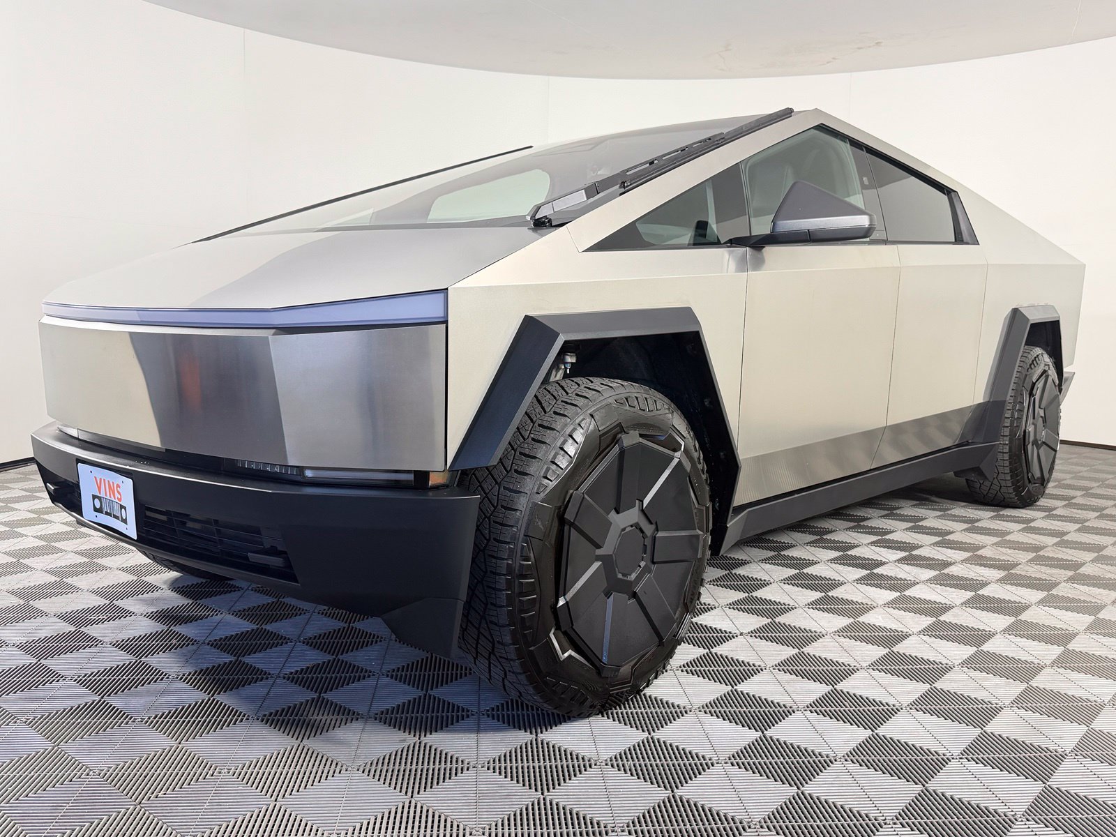 Used 2024 Tesla Cybertruck Cyberbeast AWD/4WD image 4