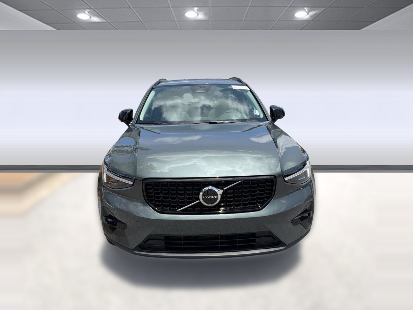 Certified 2026 Volvo XC40 B5 Plus AWD/4WD image 6