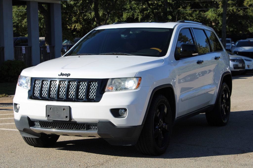 Used 2013 Jeep Grand Cherokee Overland RWD image 3