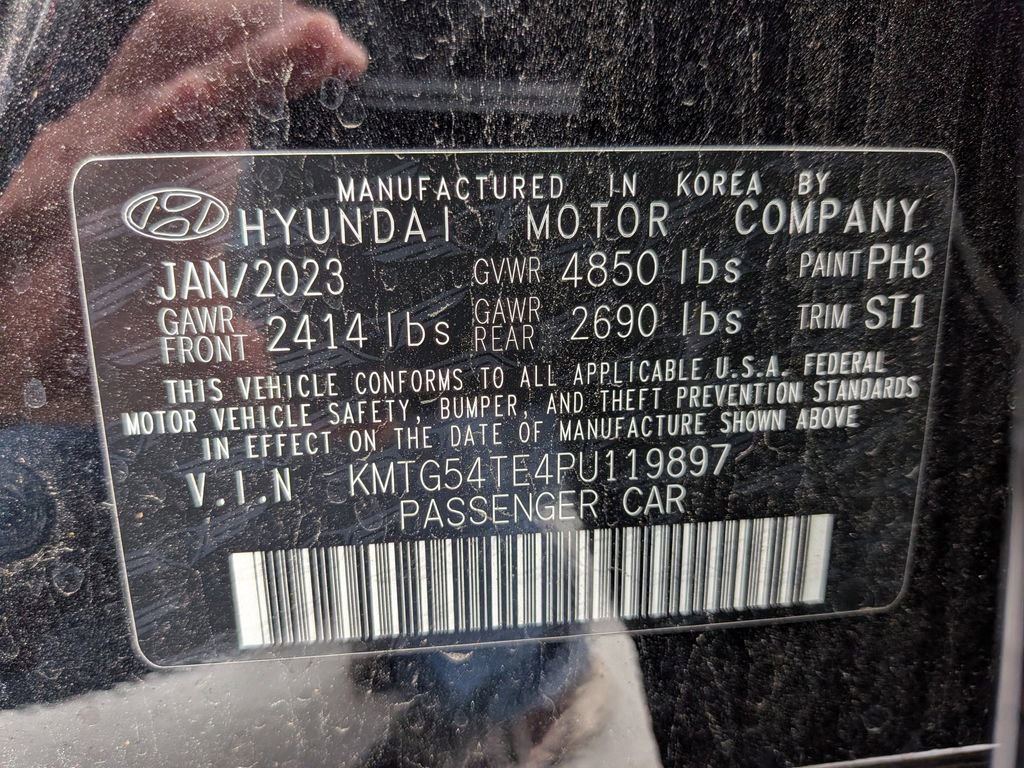 Used 2023 Genesis G70 3.3T w/ Sport Prestige Package image 31