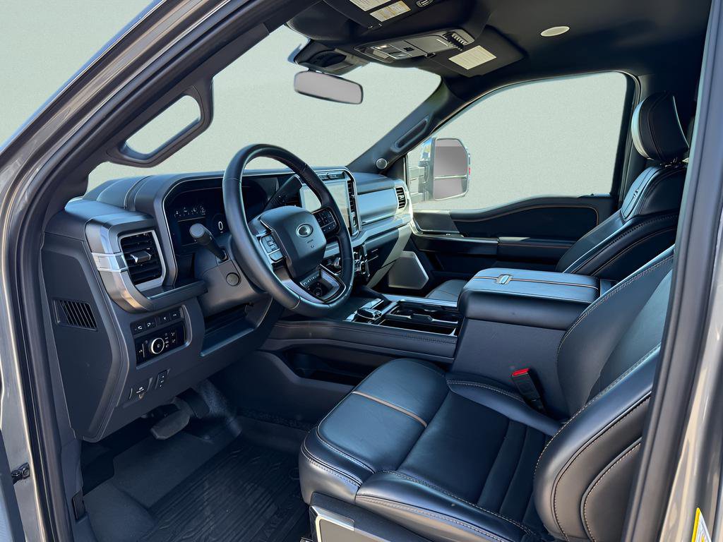Used 2024 Ford F350 Platinum AWD/4WD image 4