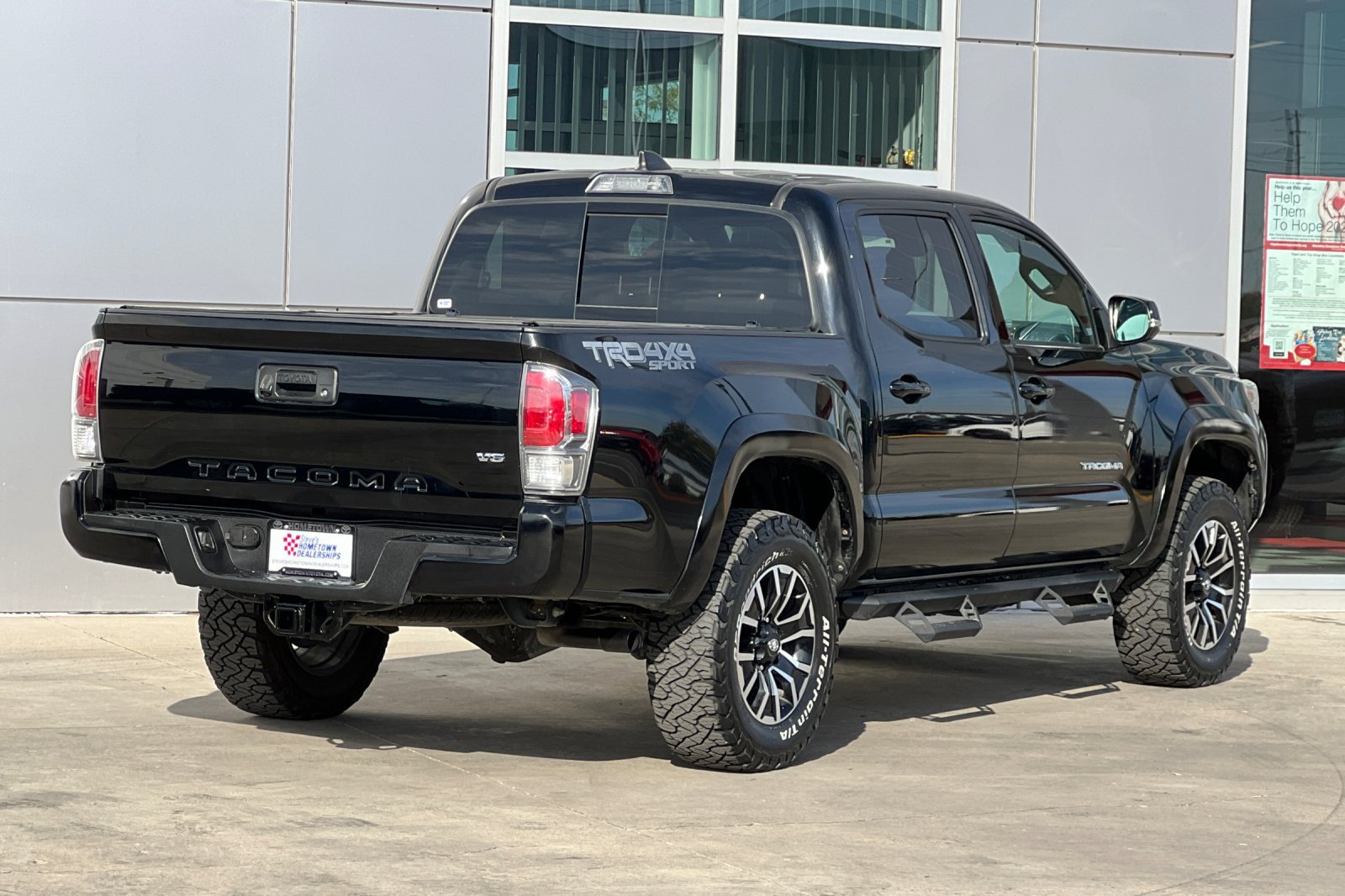 Used 2021 Toyota Tacoma TRD Sport AWD/4WD image 4