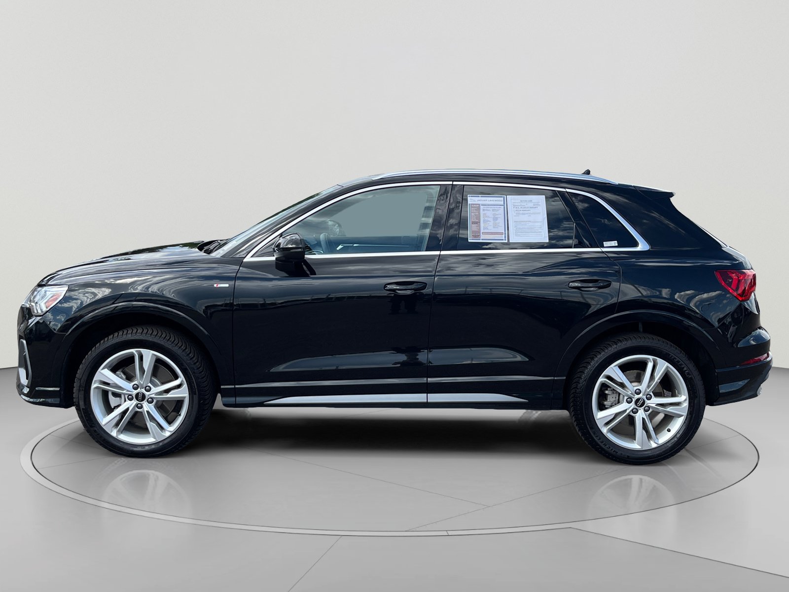 Used 2023 Audi Q3 2.0T Premium Plus AWD/4WD image 2