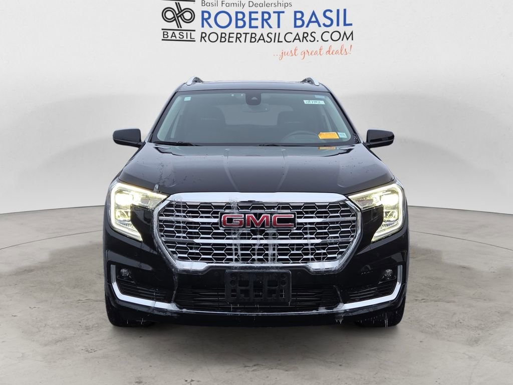 Used 2023 GMC Terrain Denali w/ Denali Premium Package image 8