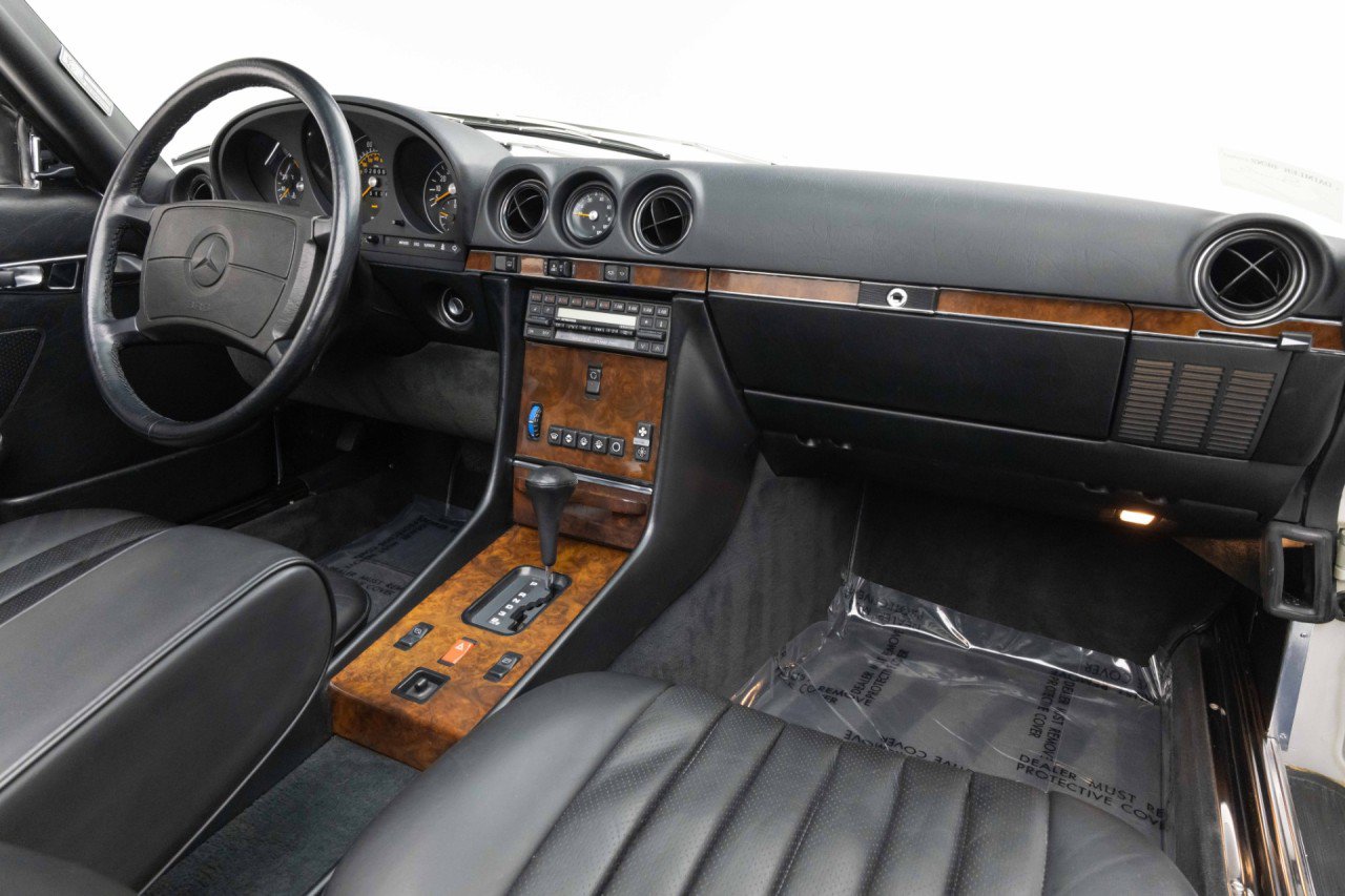 Used 1987 Mercedes-Benz 560 SL image 2
