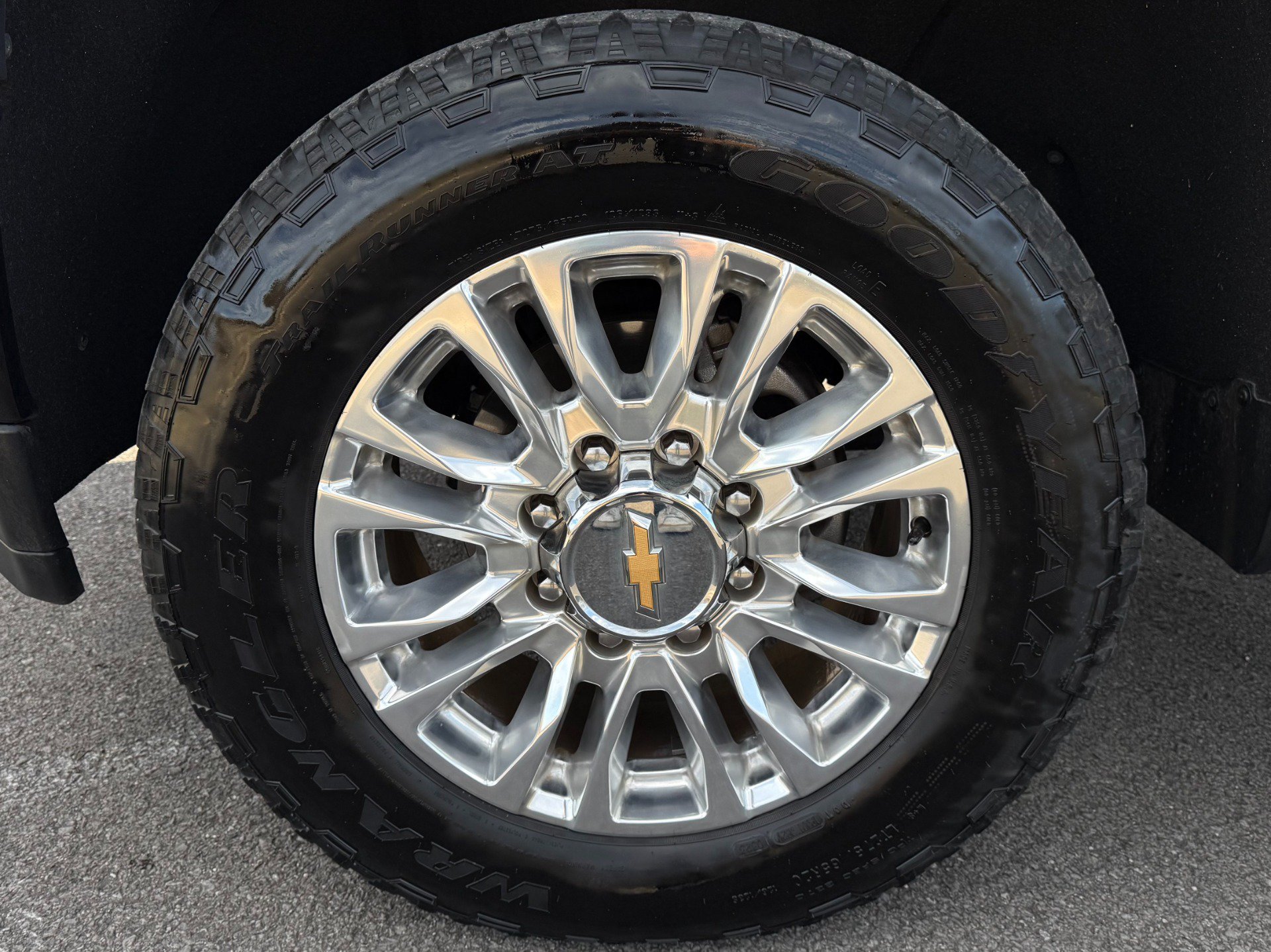 Used 2023 Chevrolet Silverado 2500 High Country w/ Z71 Off-Road Package AWD/4WD image 23