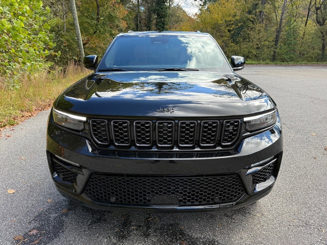 New 2025 Jeep Grand Cherokee Summit image 4