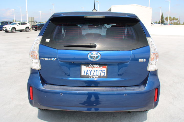 Used 2013 Toyota Prius V Five FWD image 4