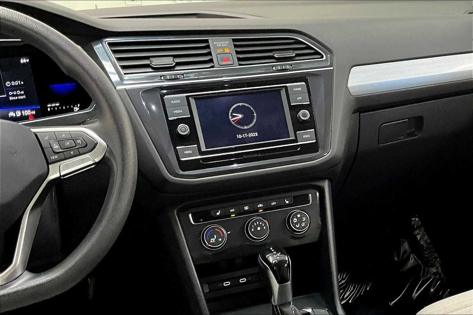 Used 2022 Volkswagen Tiguan S image 9