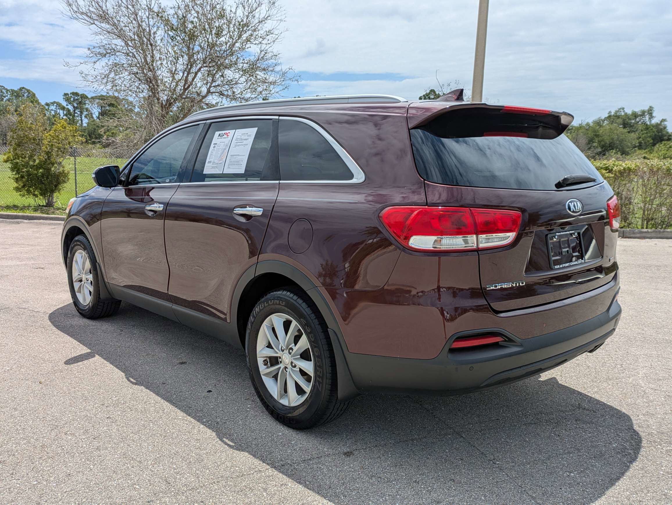 Used 2017 Kia Sorento FWD w/ LX Convenience Package image 7