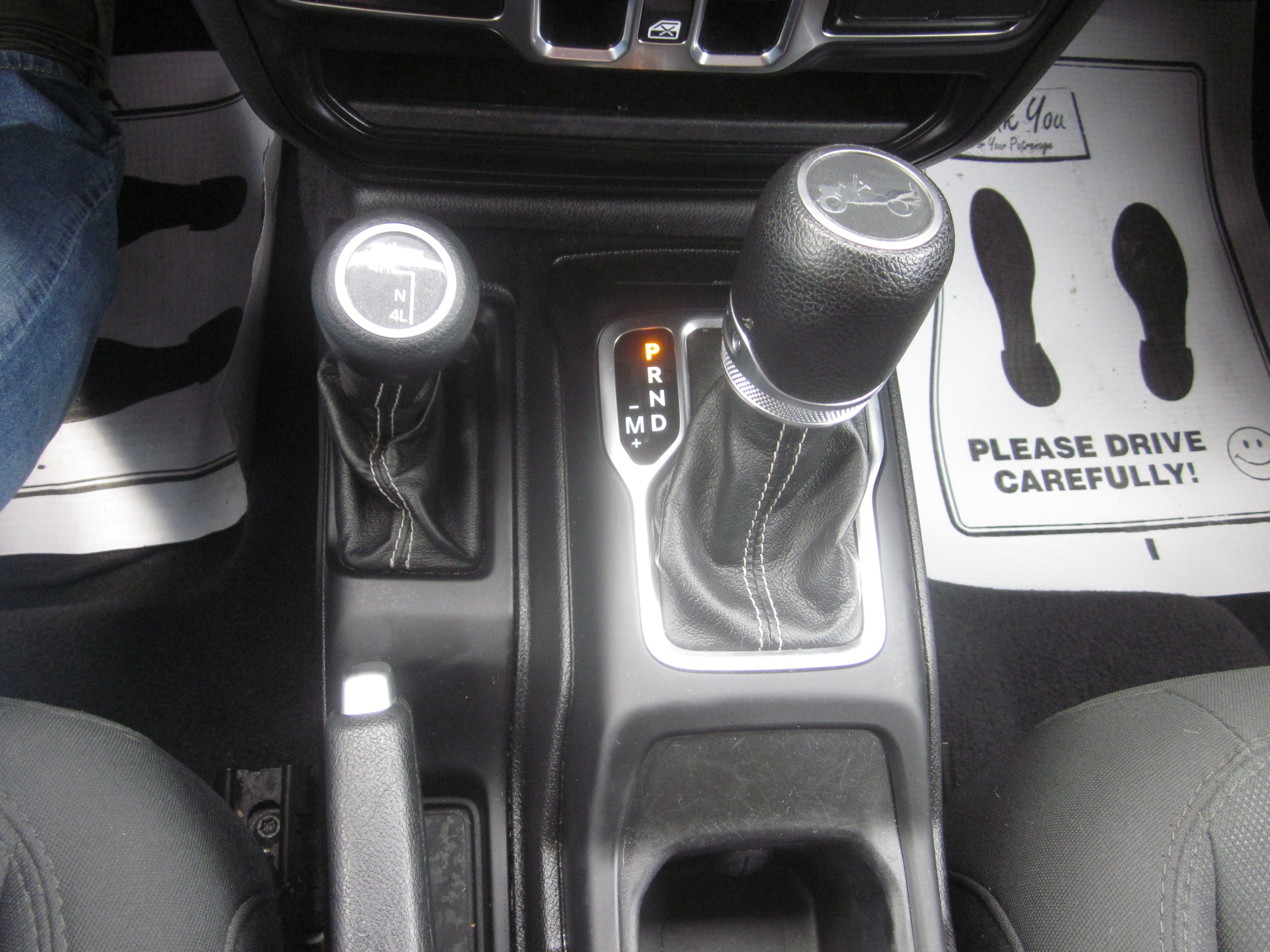 Used 2019 Jeep Wrangler Unlimited Sahara AWD/4WD image 15