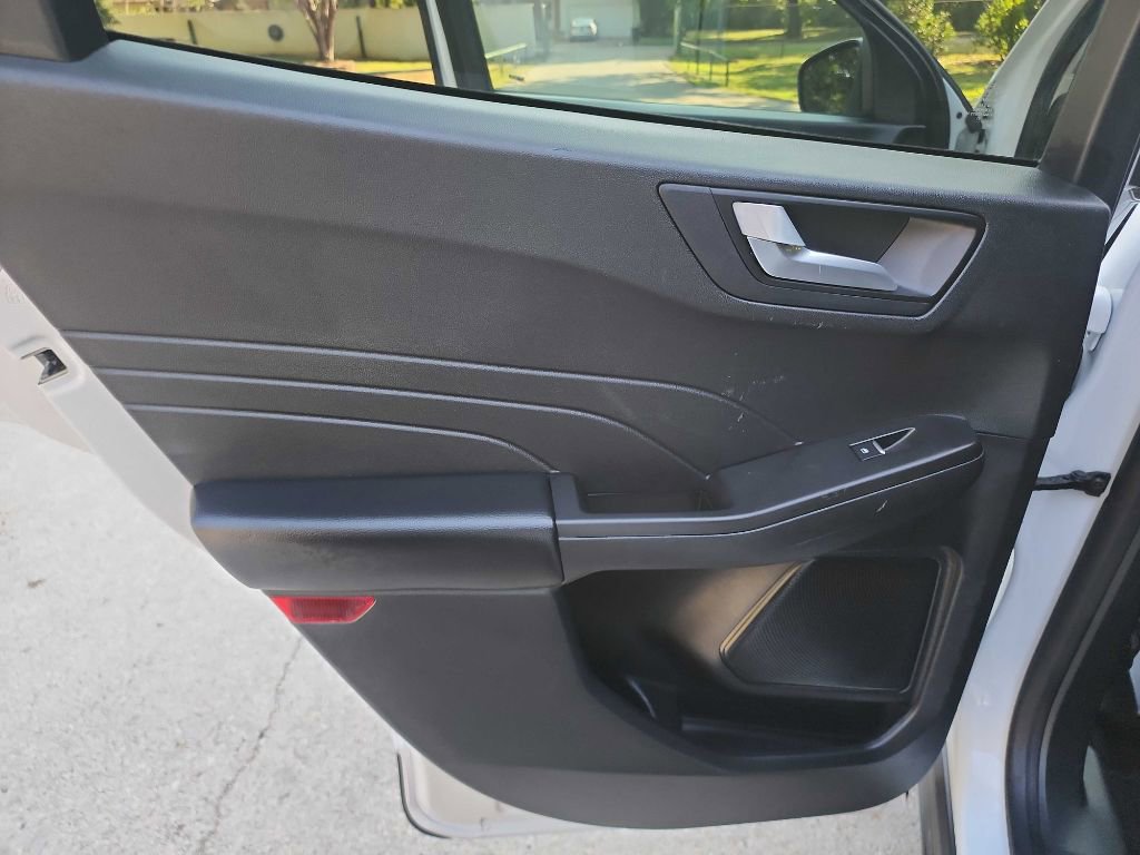 Used 2021 Ford Escape SE image 26