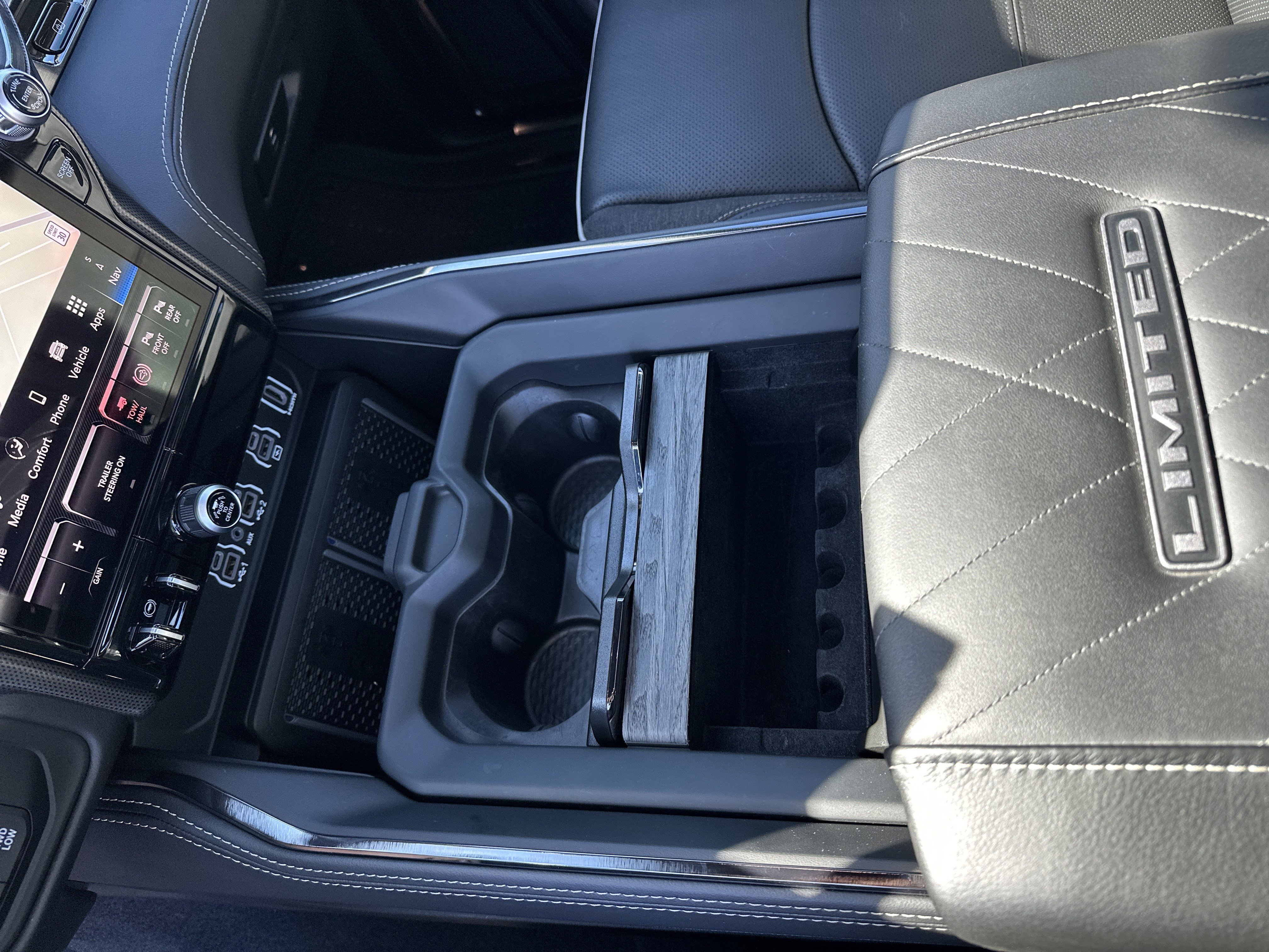 Used 2025 RAM 2500 Limited image 32