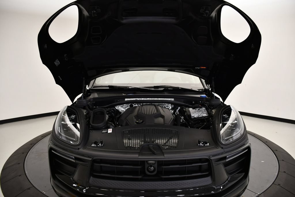 Certified 2026 Porsche Macan Turbo AWD/4WD image 13