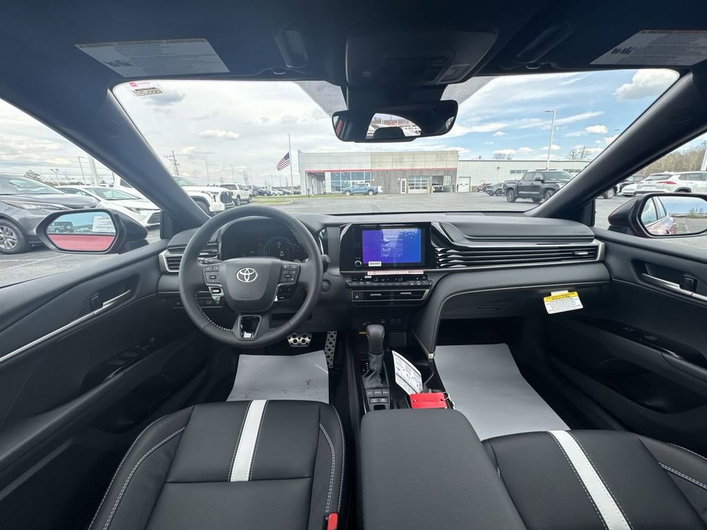 New 2026 Toyota Camry Hybrid FWD image 10
