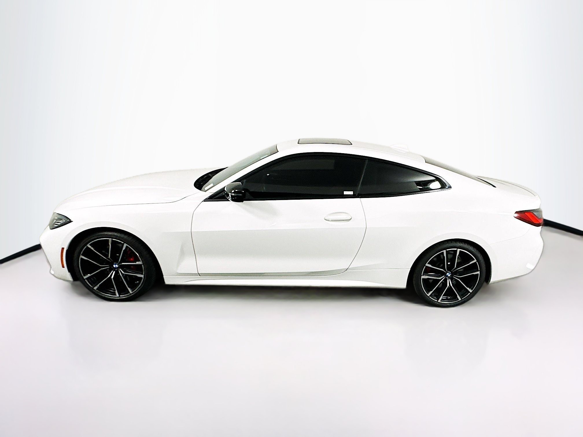 Used 2022 BMW 430i Coupe w/ M Sport Package RWD image 4