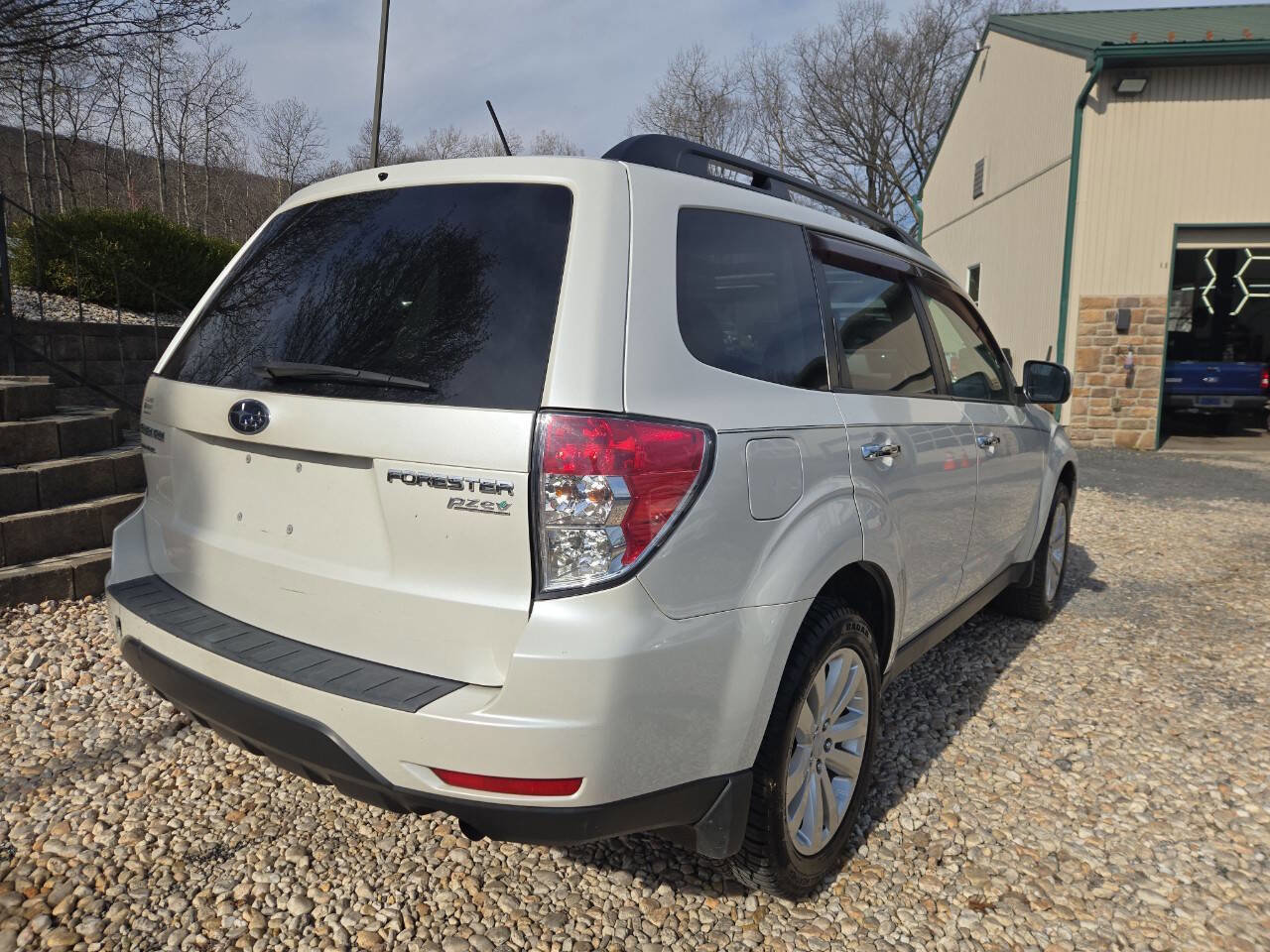 Used 2011 Subaru Forester 2.5X Premium AWD/4WD image 2