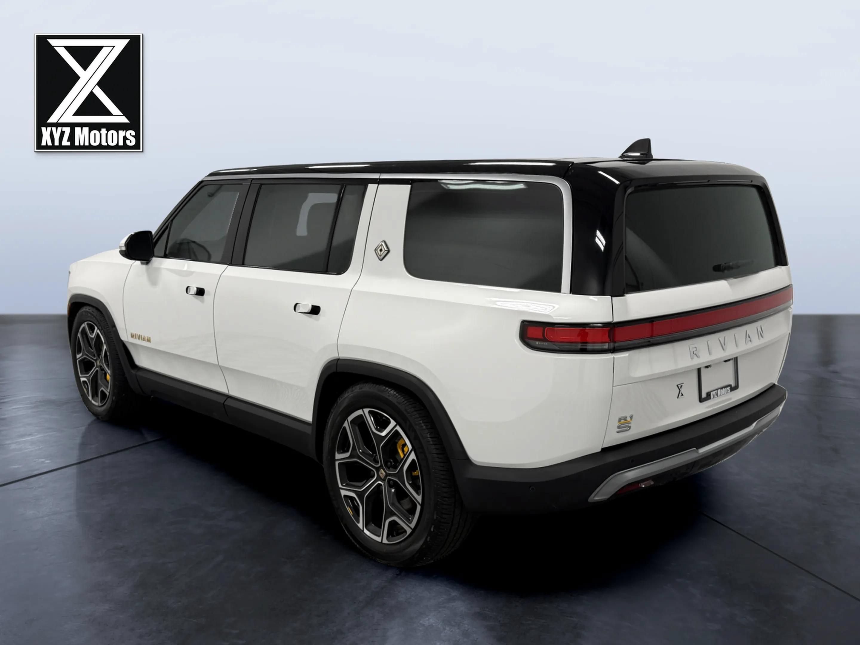 Used 2023 Rivian R1S Launch Edition Quad AWD/4WD image 6