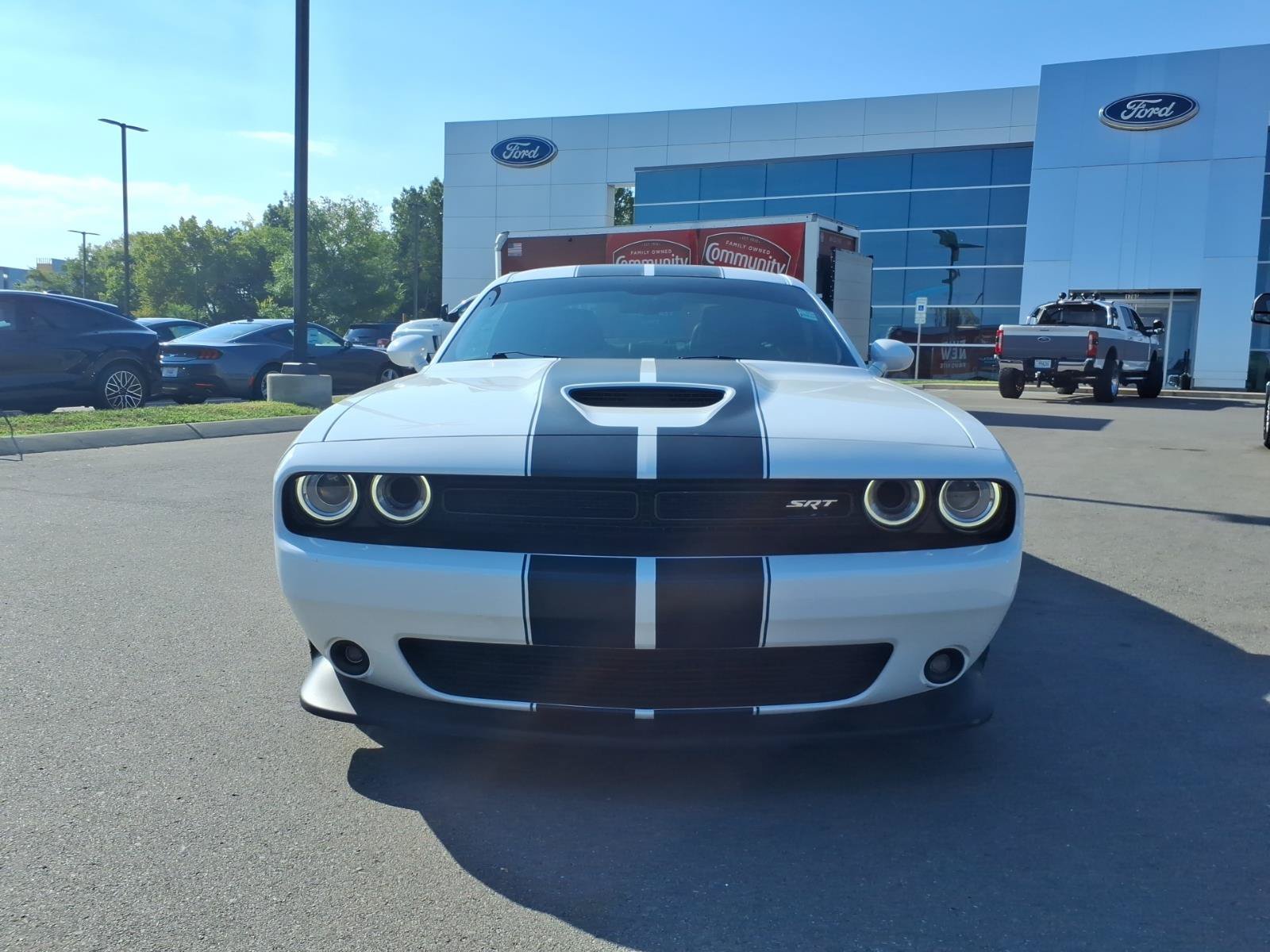 Used 2016 Dodge Challenger SRT w/ Technology Group RWD image 8