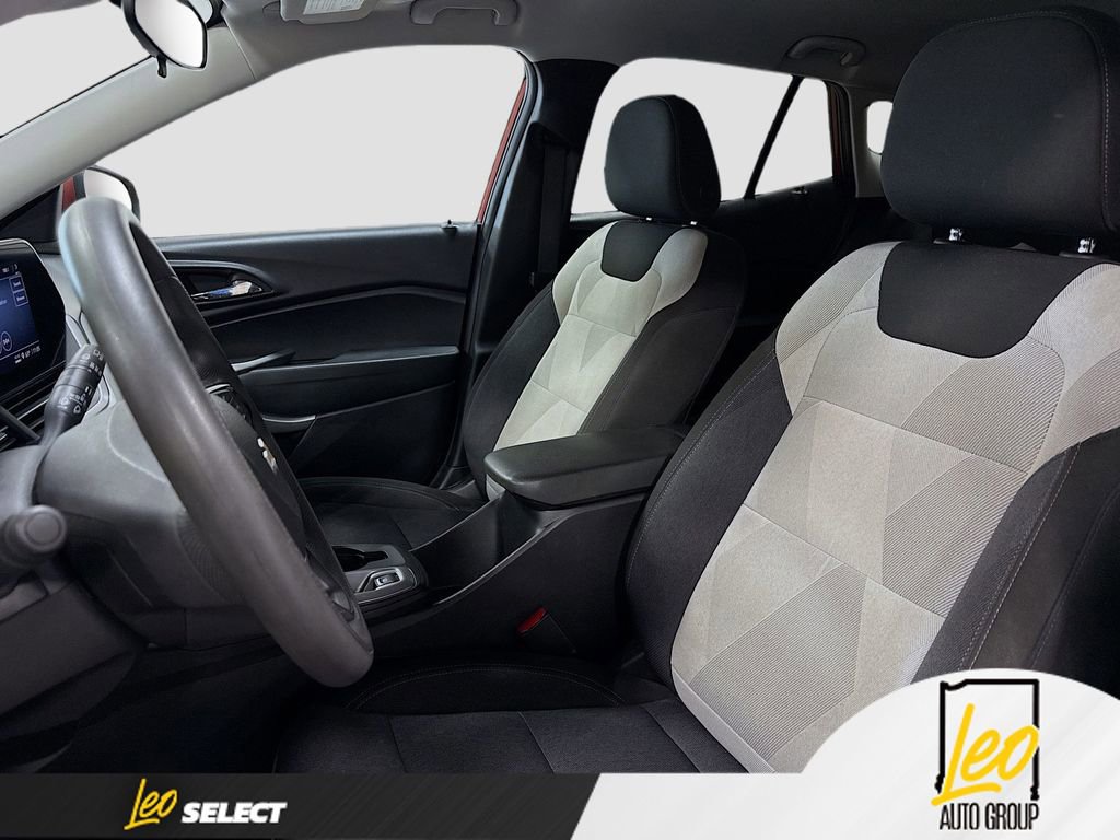 Used 2024 Chevrolet Trax LS w/ LS Convenience Package FWD image 20
