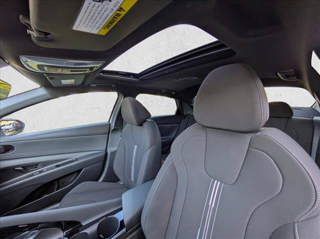 New 2026 Hyundai Elantra SEL Sport FWD image 17