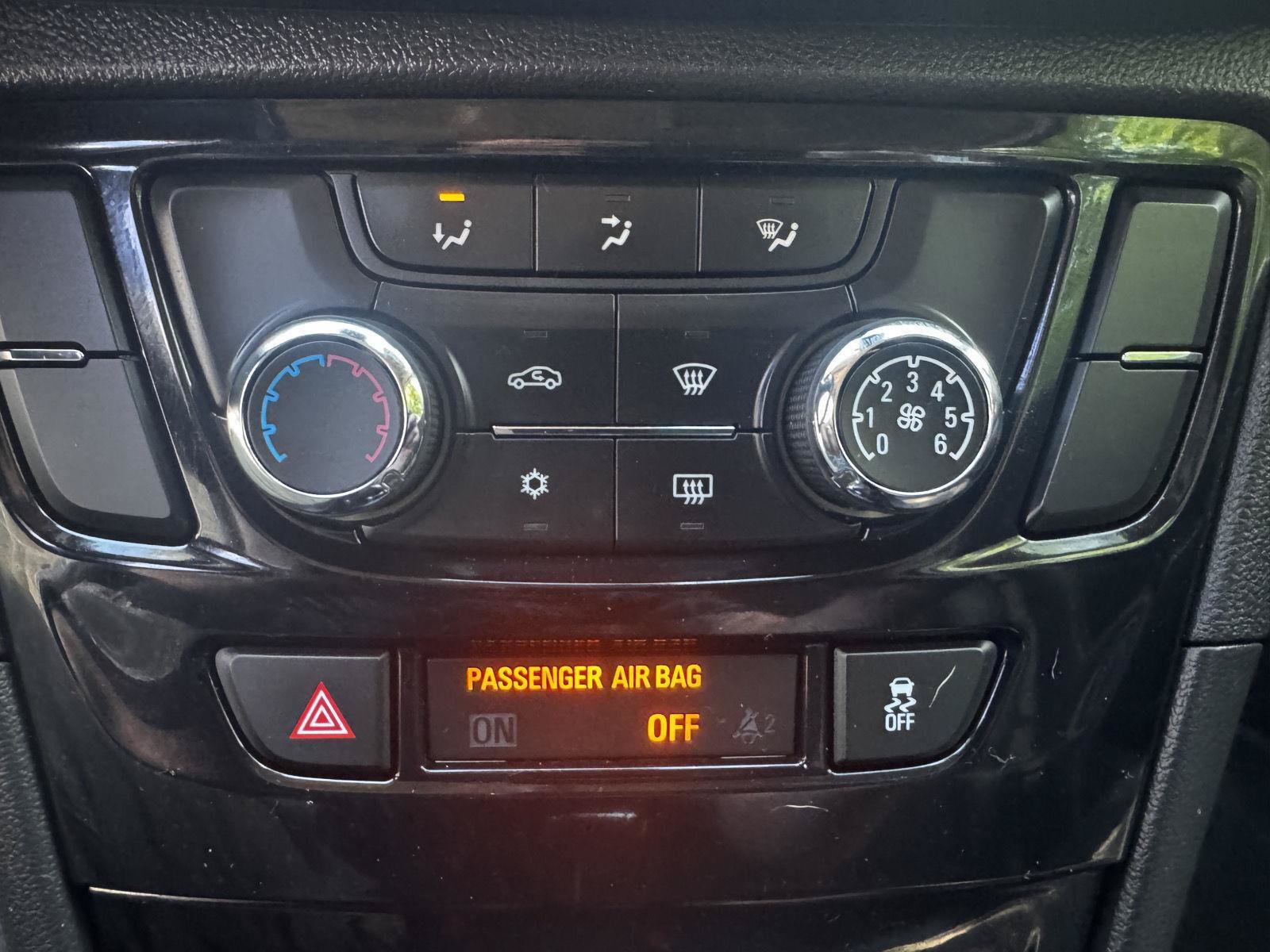 Certified 2019 Buick Encore Preferred AWD/4WD image 26