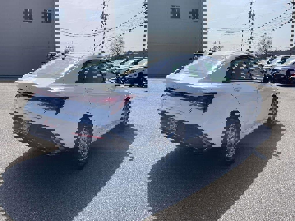 New 2026 Hyundai Elantra SE image 20