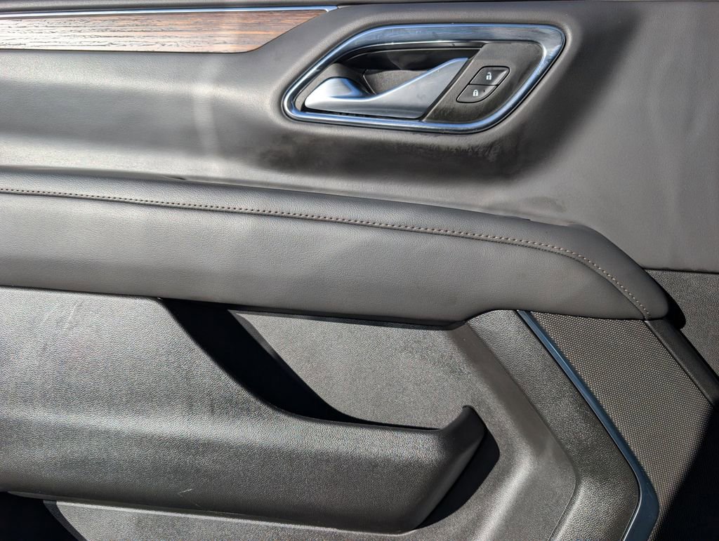 Used 2024 Chevrolet Tahoe High Country AWD/4WD image 17