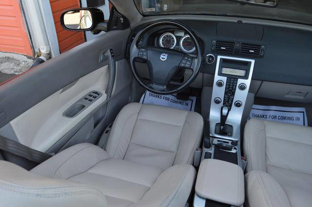 Used 2011 Volvo C70 T5 w/ Convenience Pkg image 44