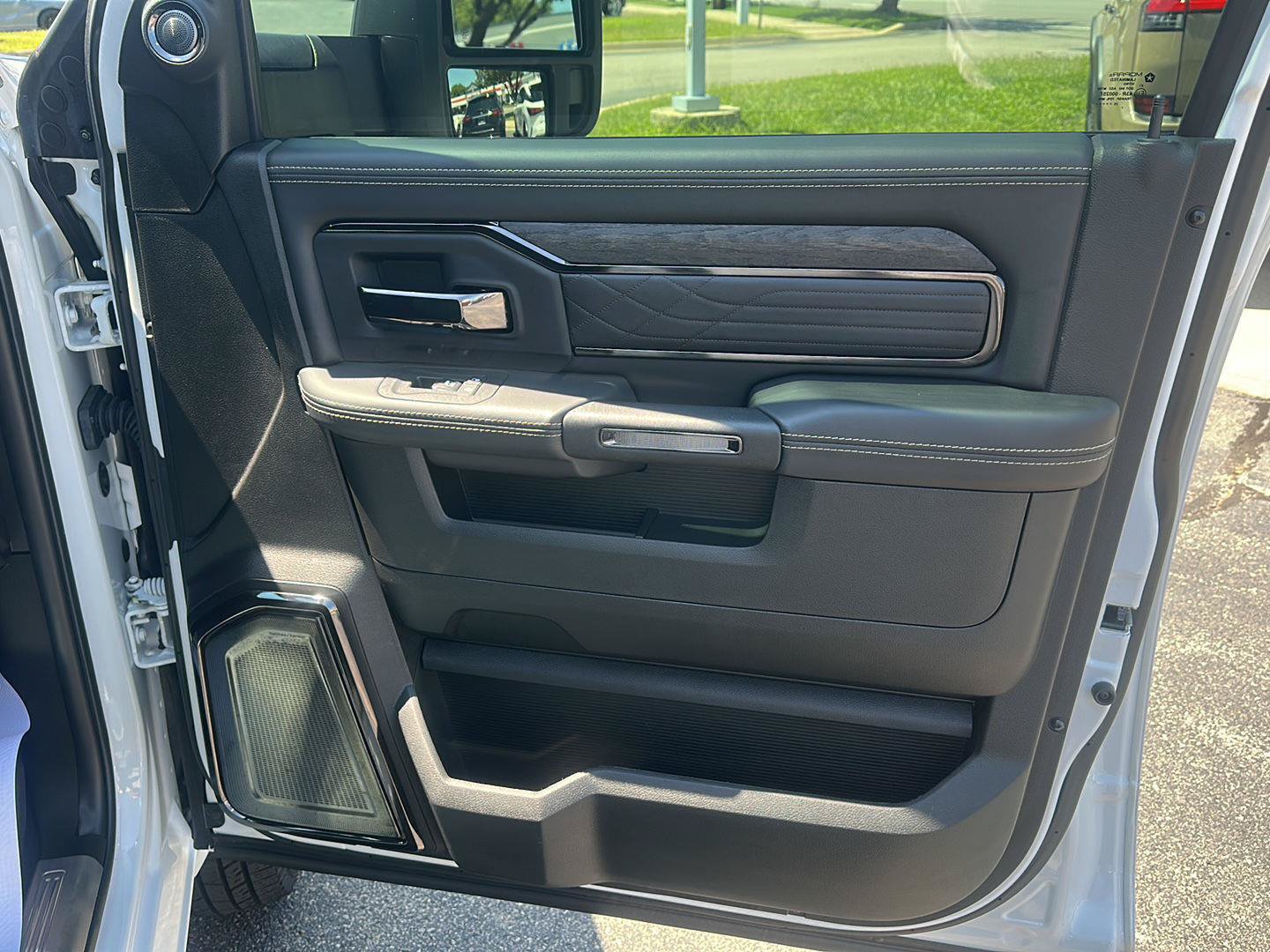 Used 2026 RAM 3500 Limited AWD/4WD image 19