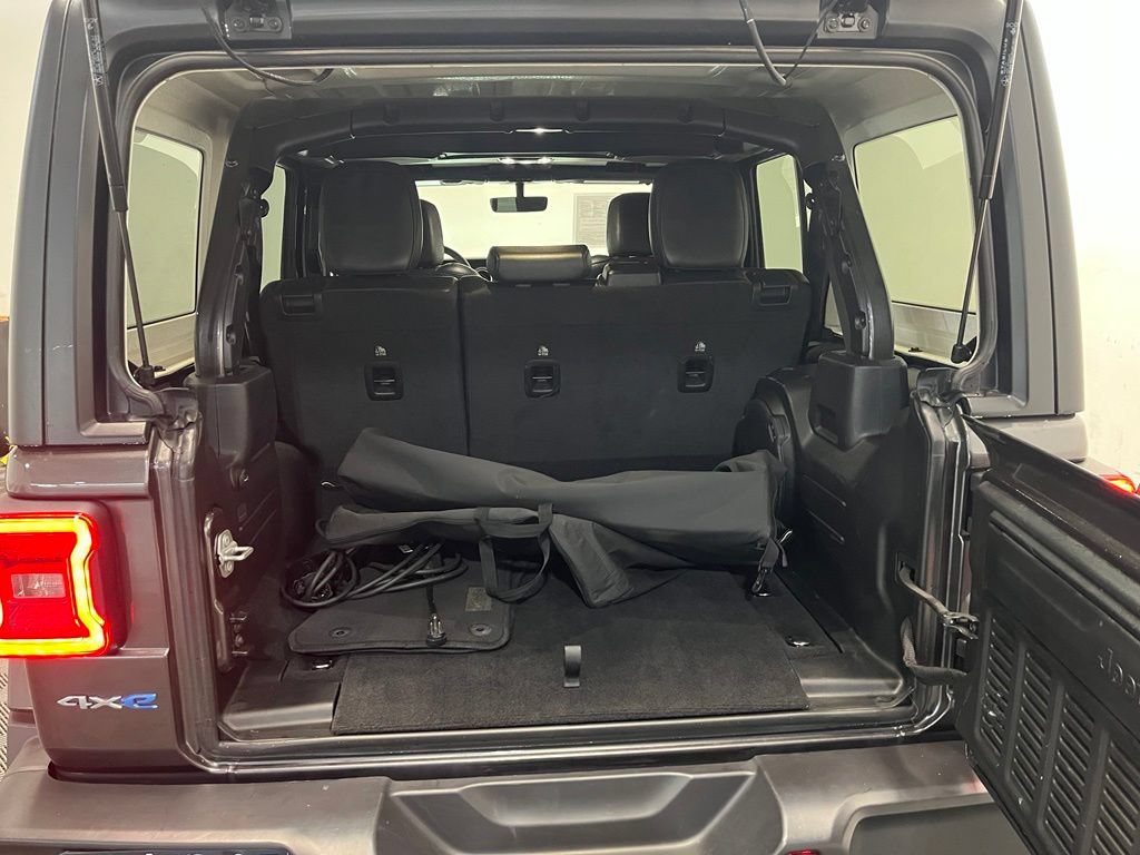 Used 2023 Jeep Wrangler Unlimited Sahara AWD/4WD image 18