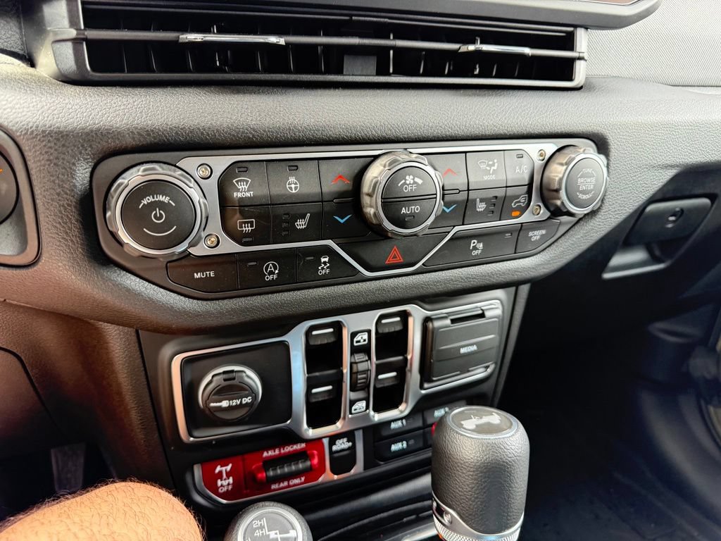 New 2025 Jeep Wrangler Unlimited Sport AWD/4WD image 32