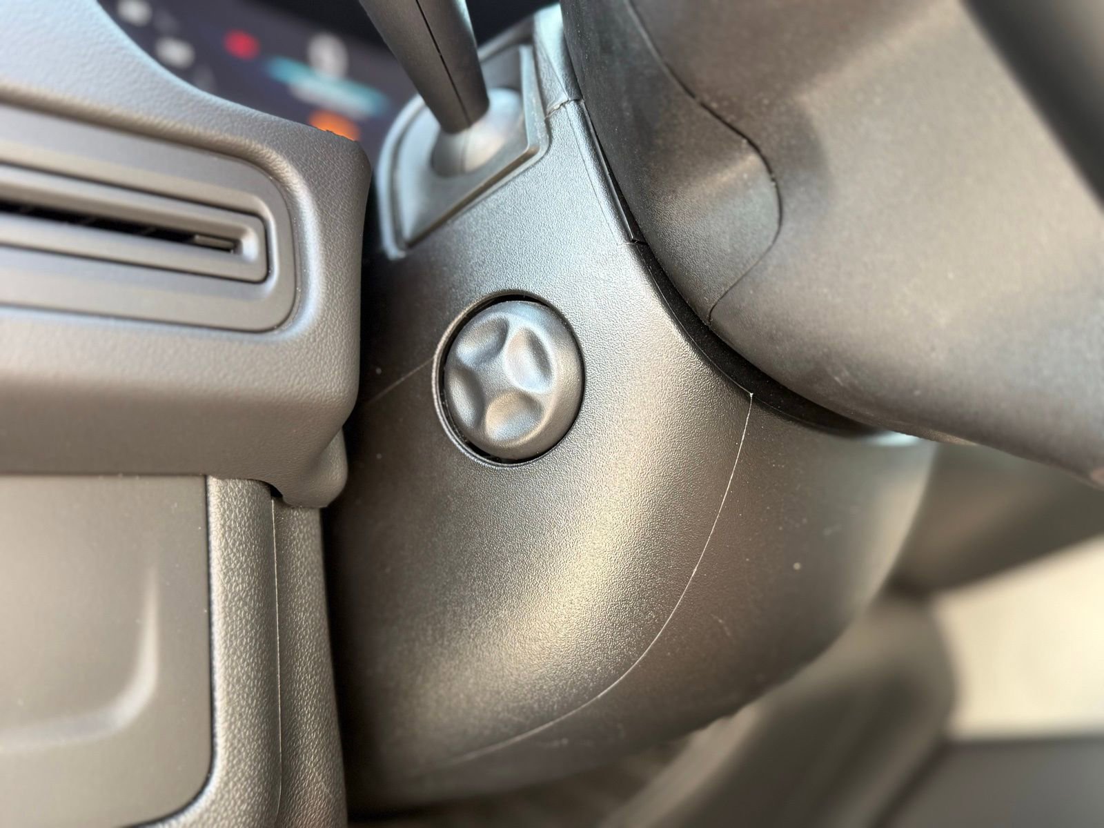 Used 2023 Chevrolet Suburban Premier image 31