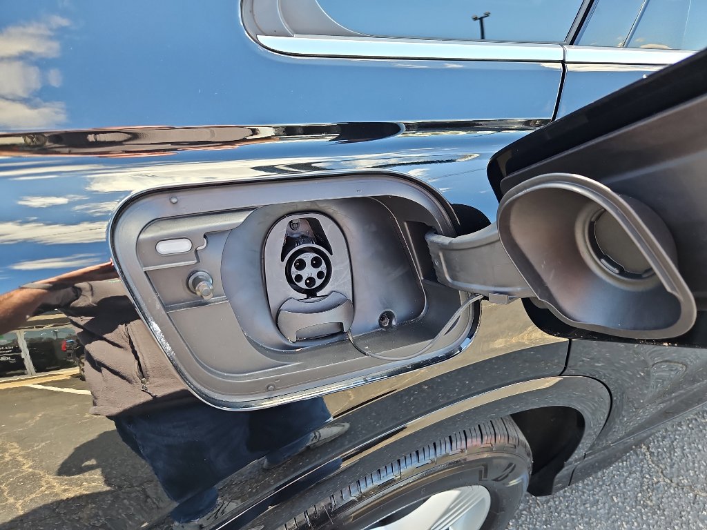 Used 2022 Audi Q4 e-tron Prestige image 5