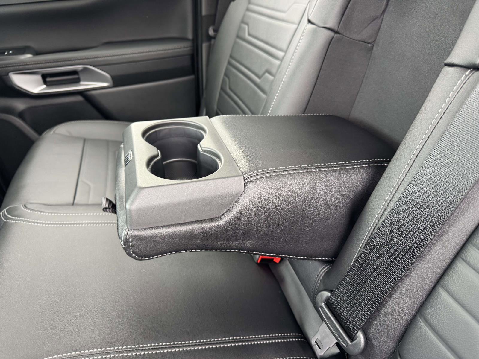 Used 2024 Ford Ranger Lariat w/ FX4 Off-Road Package image 11