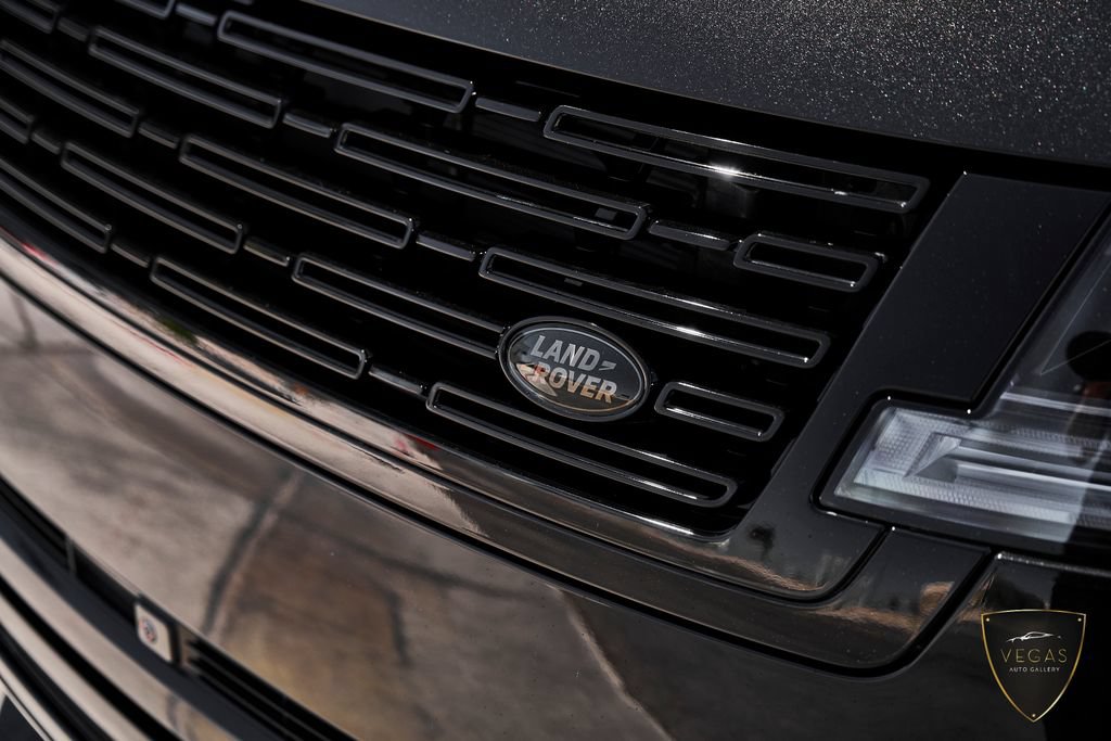 Used 2025 Land Rover Range Rover SE AWD/4WD image 7