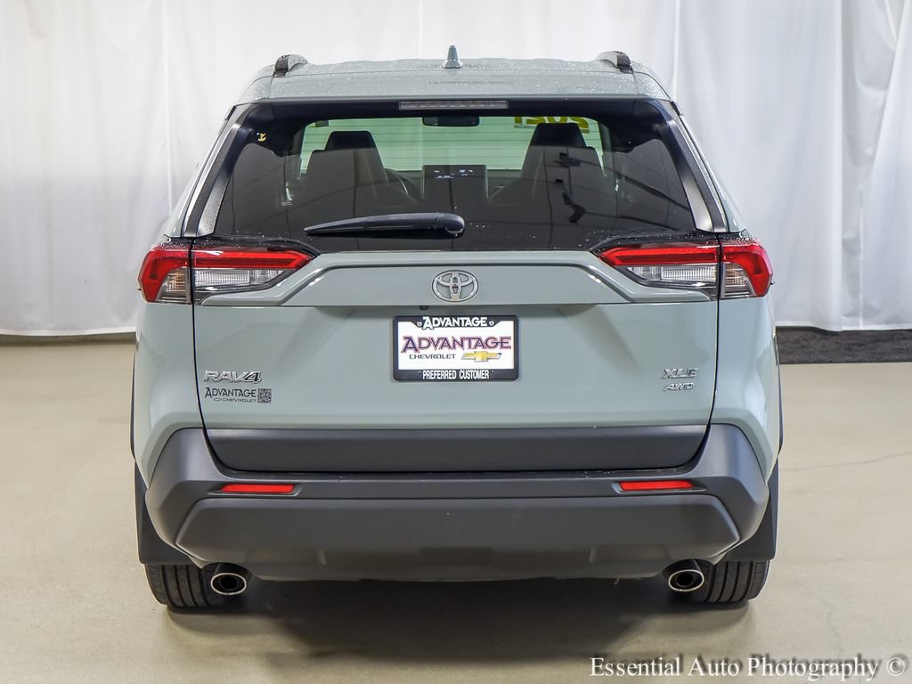Used 2021 Toyota RAV4 XLE Premium AWD/4WD image 6