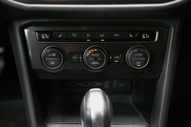 Used 2018 Volkswagen Tiguan SE AWD/4WD image 22