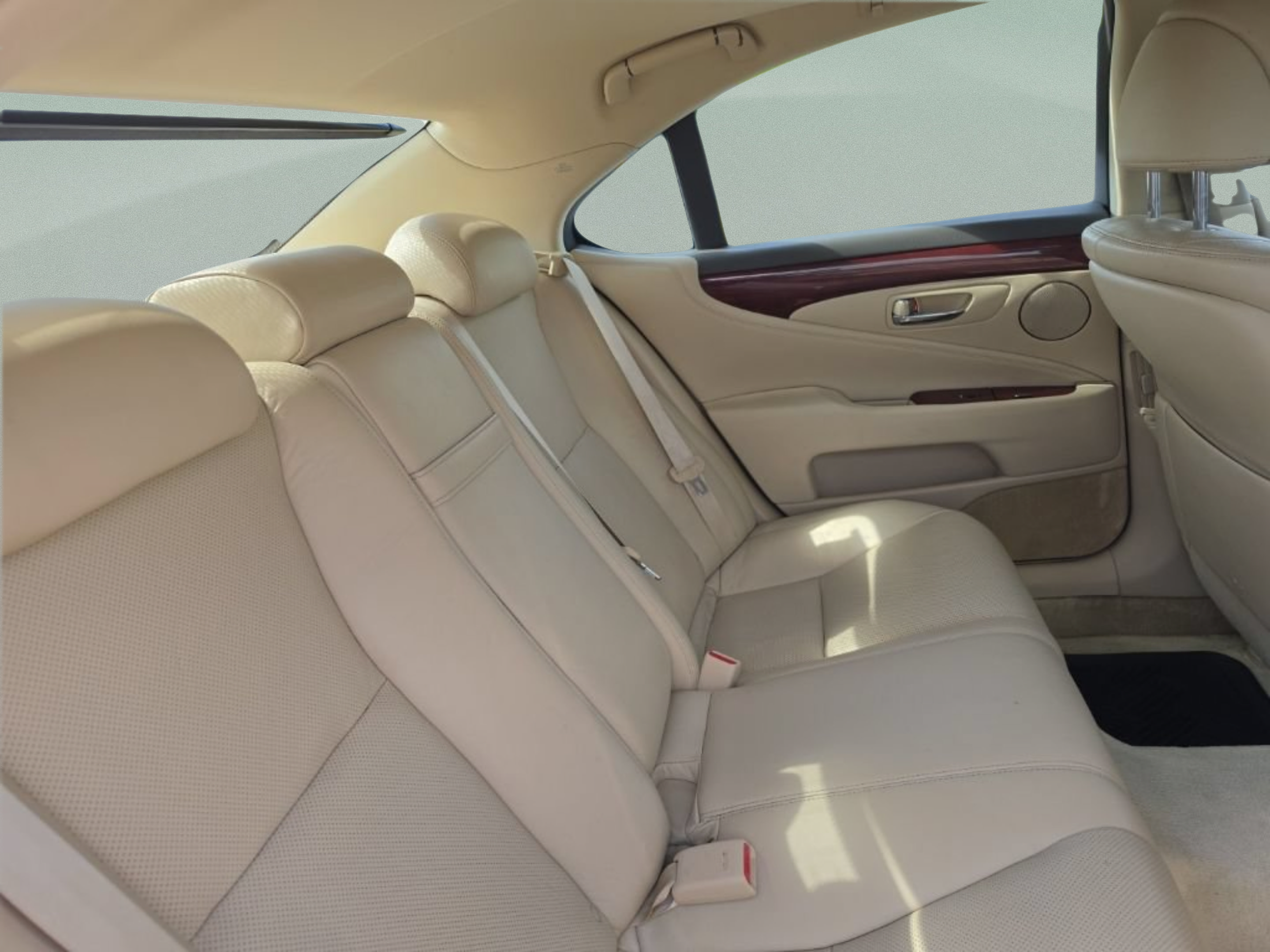 Used 2012 Lexus LS 460 w/ Comfort Pkg RWD image 24